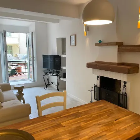 Apartment Summerhouse 2 Bed Quiet Old Balcony100m